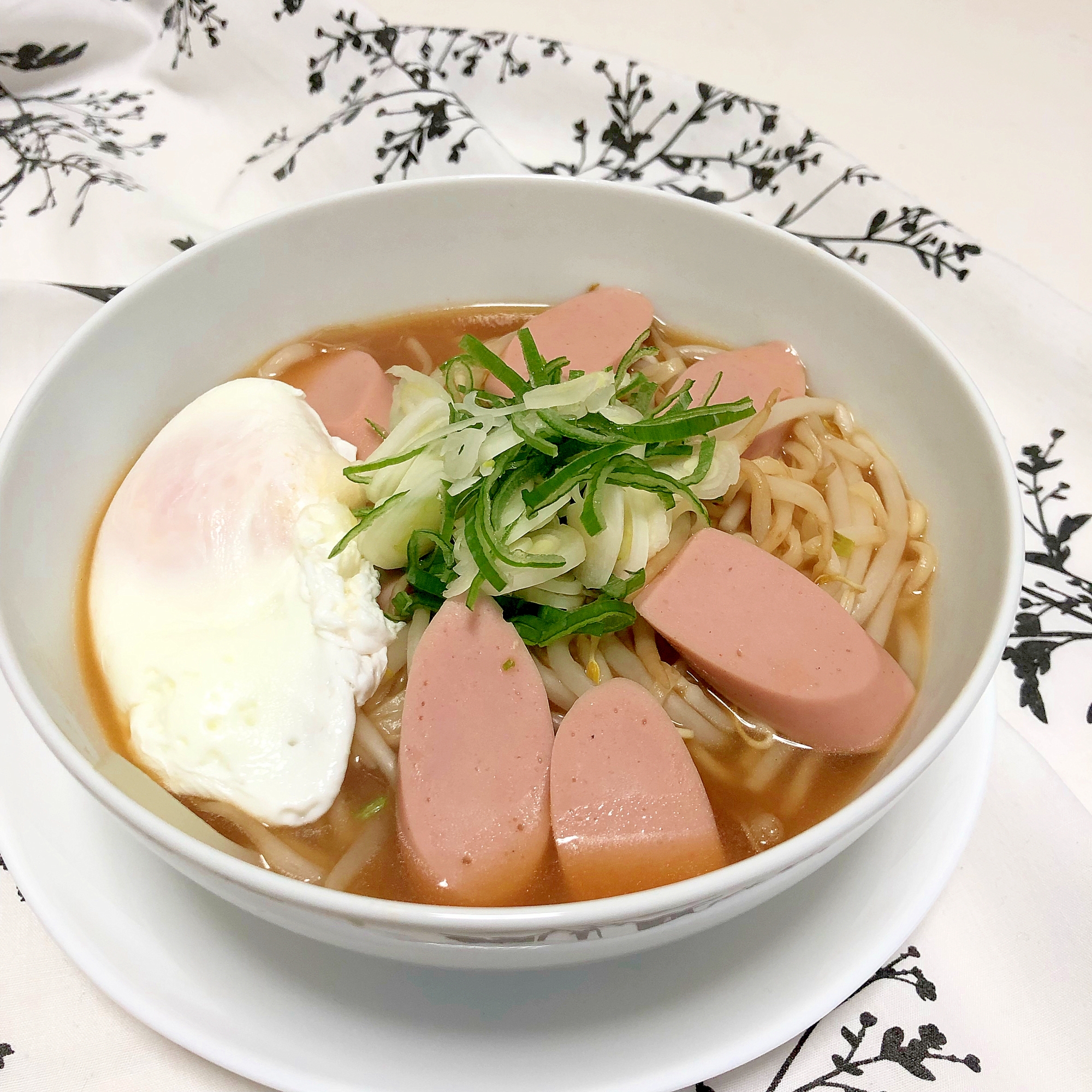 ポーチドエッグ入り インスタントラーメン ♪