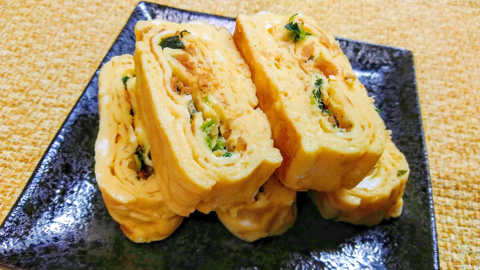 鮭フレークと野沢菜の卵焼き