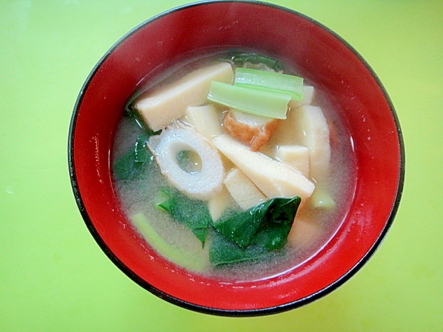 高野豆腐と小松菜竹輪の味噌汁