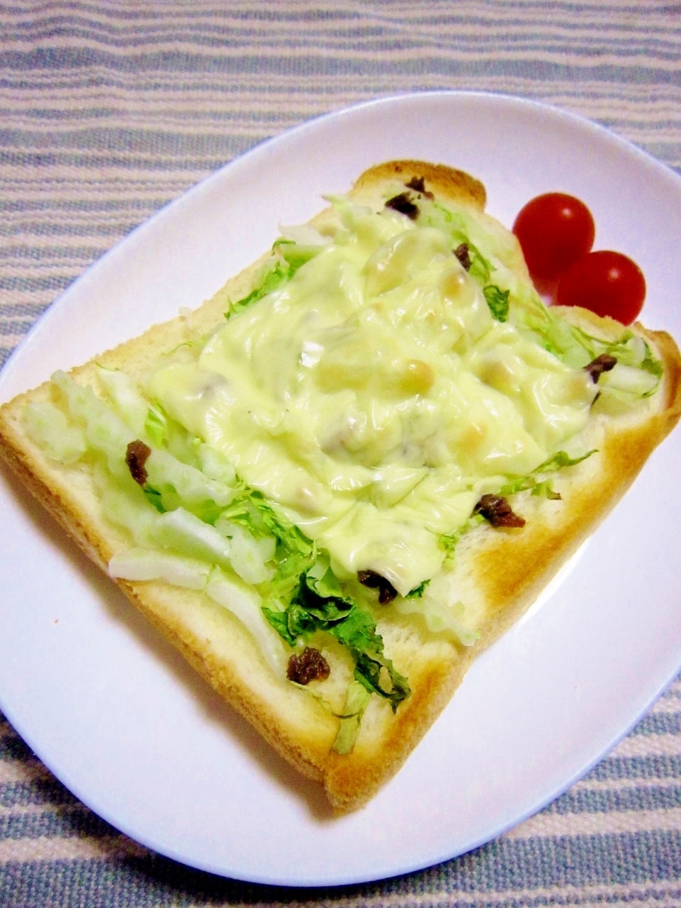 白菜＆アンチョビのチーズトースト