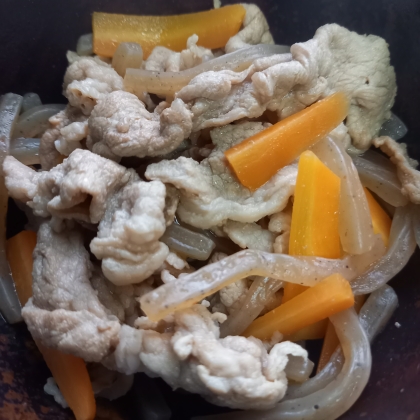 つきこんにゃくと豚肉の煮物