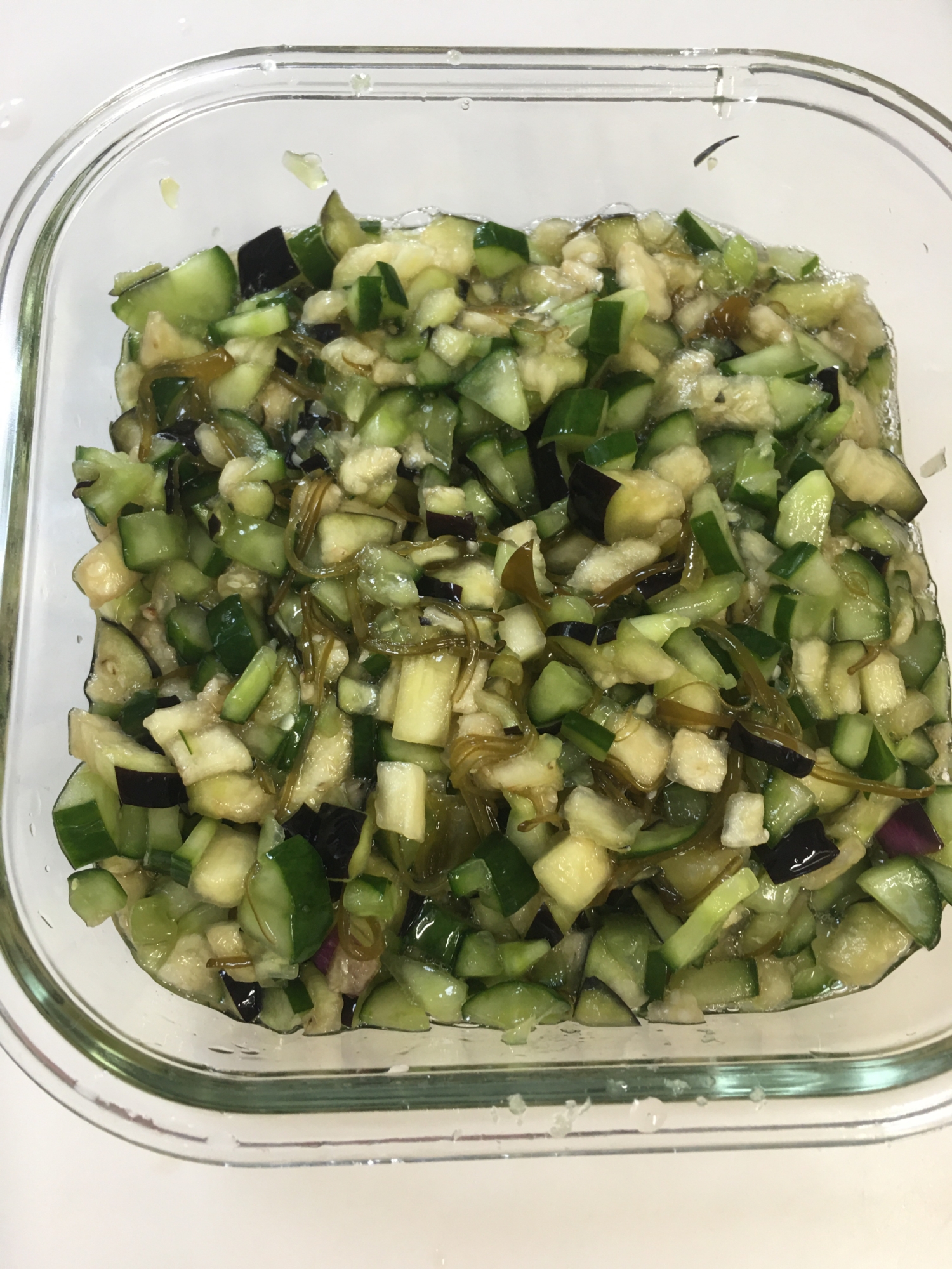 めかぶ味付カップで手軽に！夏野菜のだし風浅漬け