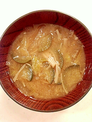 なすとえのきと玉ねぎの味噌汁 レシピ 作り方 By Koko0730 楽天レシピ