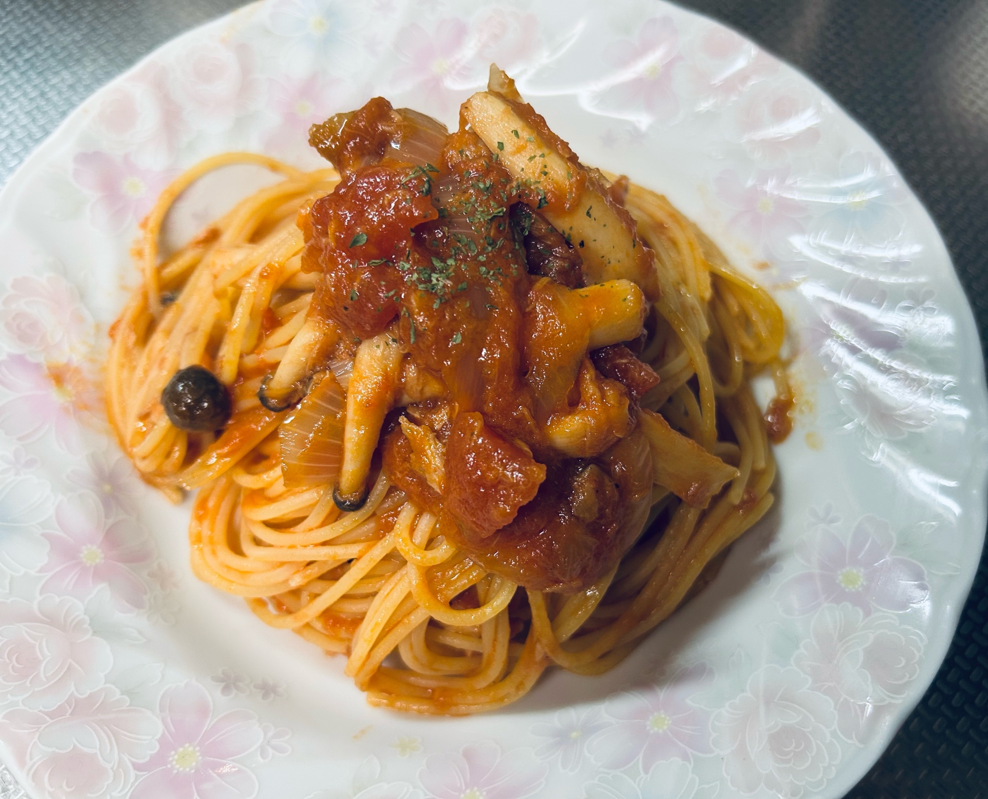 *ツナときのこのトマトパスタ*