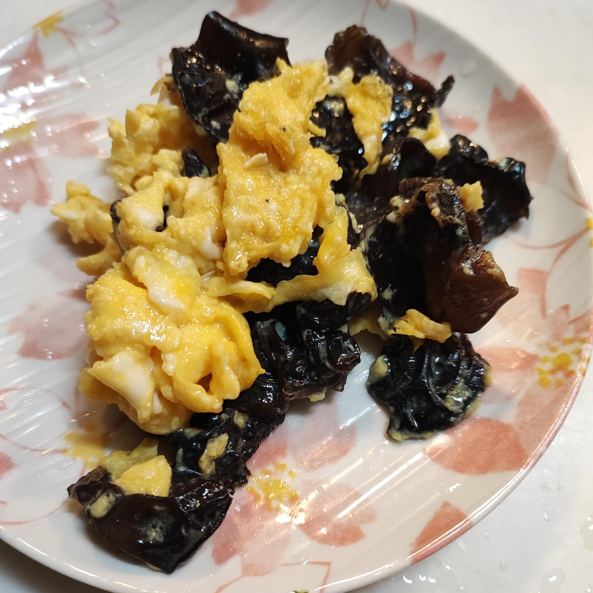 ふわふわ卵とキクラゲの炒め物