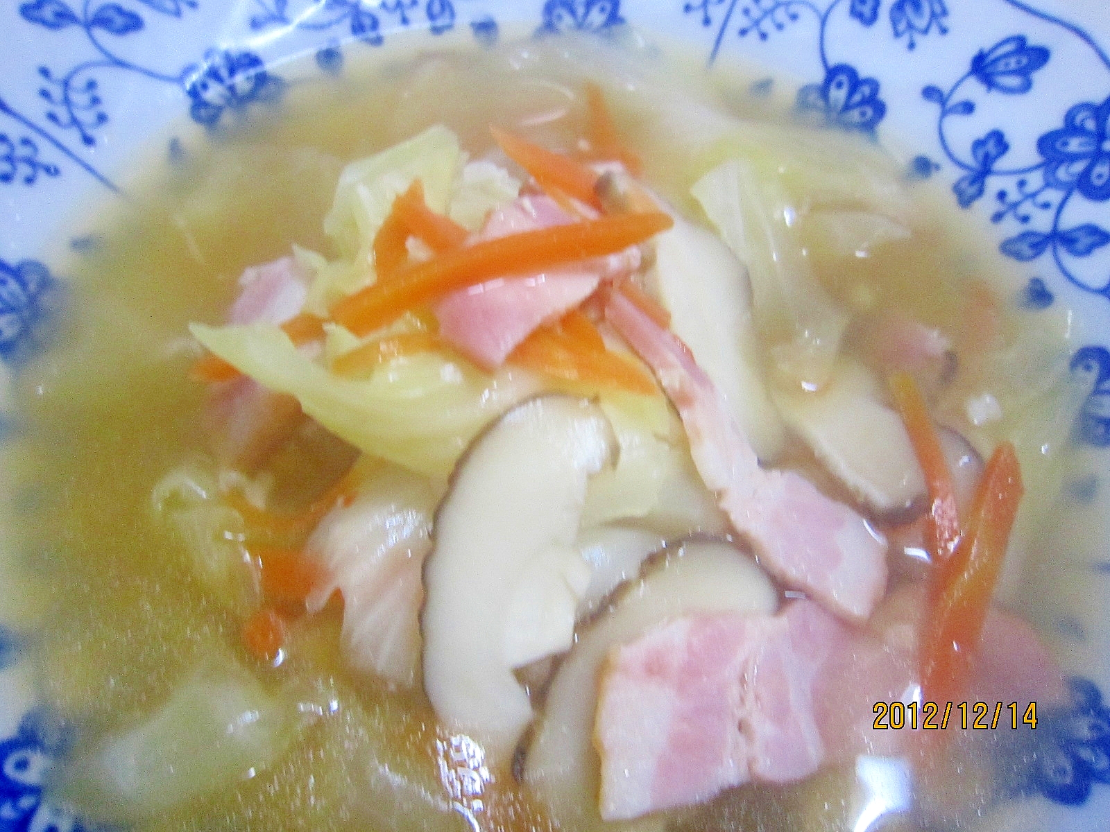 ずぼら飯(~_~;)離乳食も一緒に野菜スープ