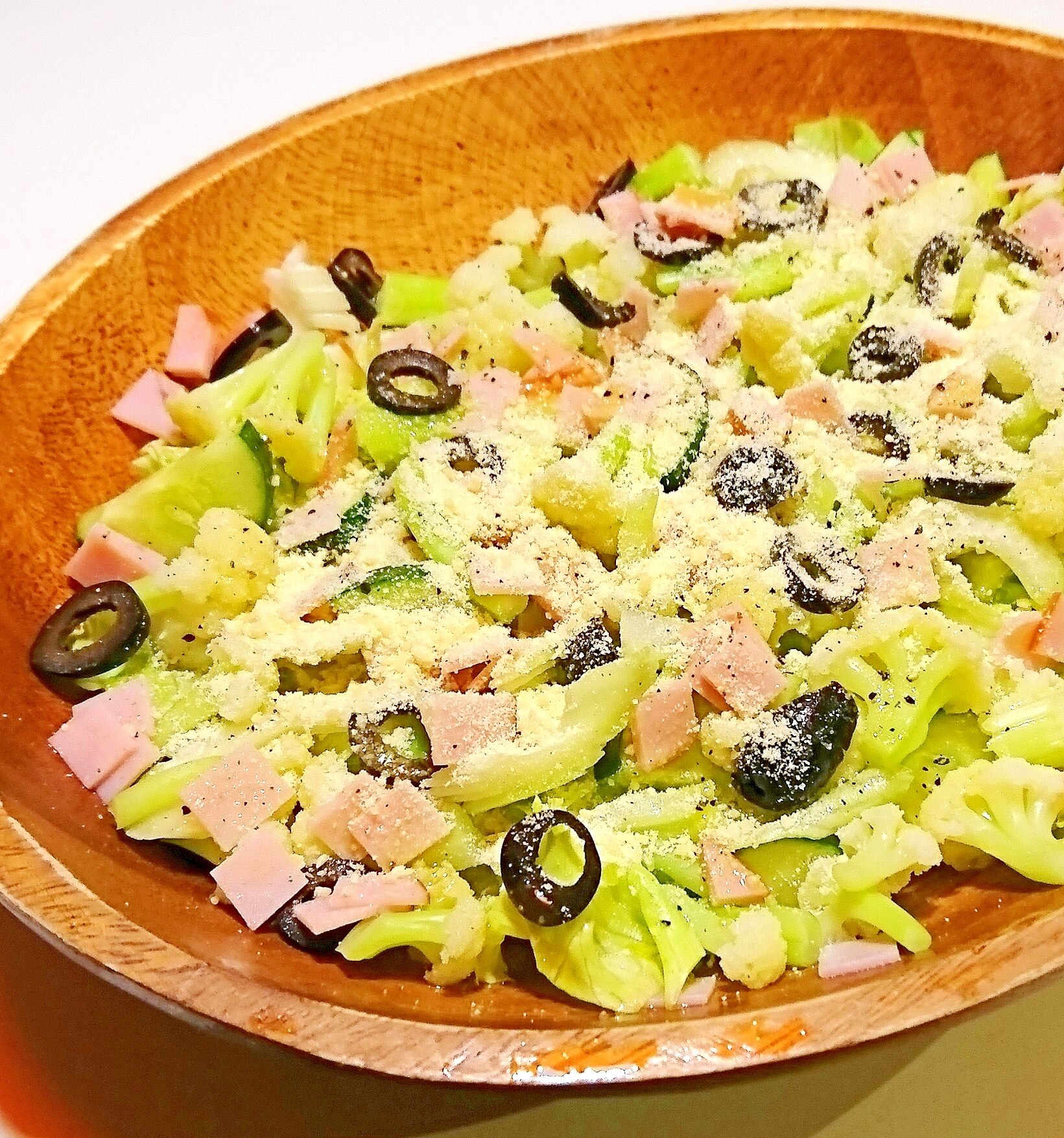 ローストカリフラワーとファロのサラダのレシピ