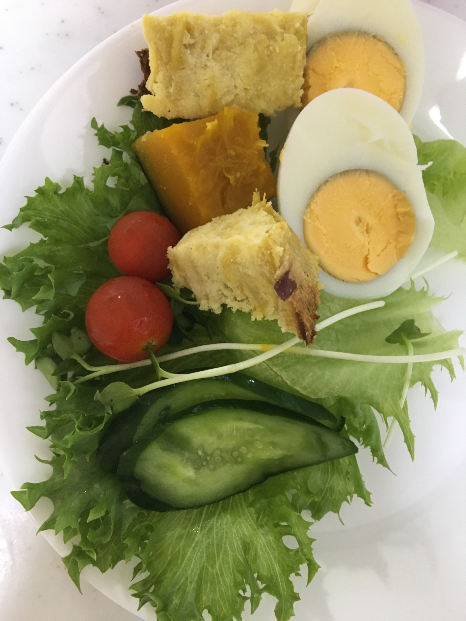 焼き芋とかぼちゃの温野菜サラダ(^^)