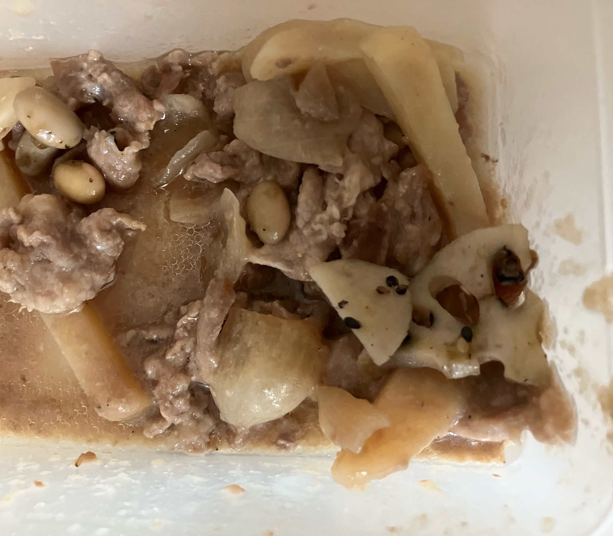 豚肉とレンコンとじゃがいもと豆炒め