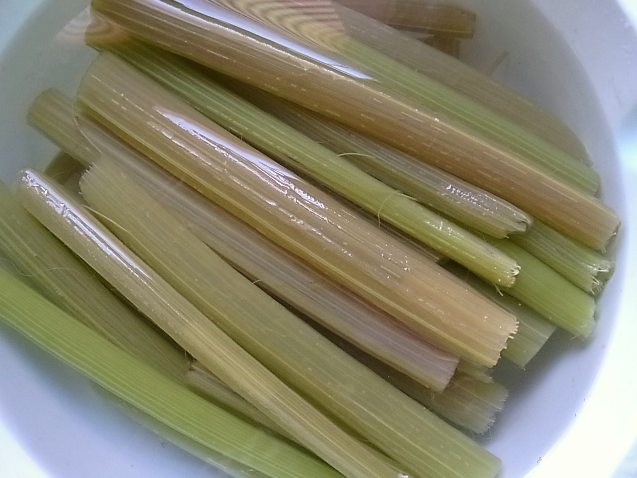 ふきのゆで方 下ごしらえ レシピ 作り方 By Peru7 楽天レシピ ふきのゆで方 下ごしらえ レシピ 作り方 By Peru7 楽天レシピ