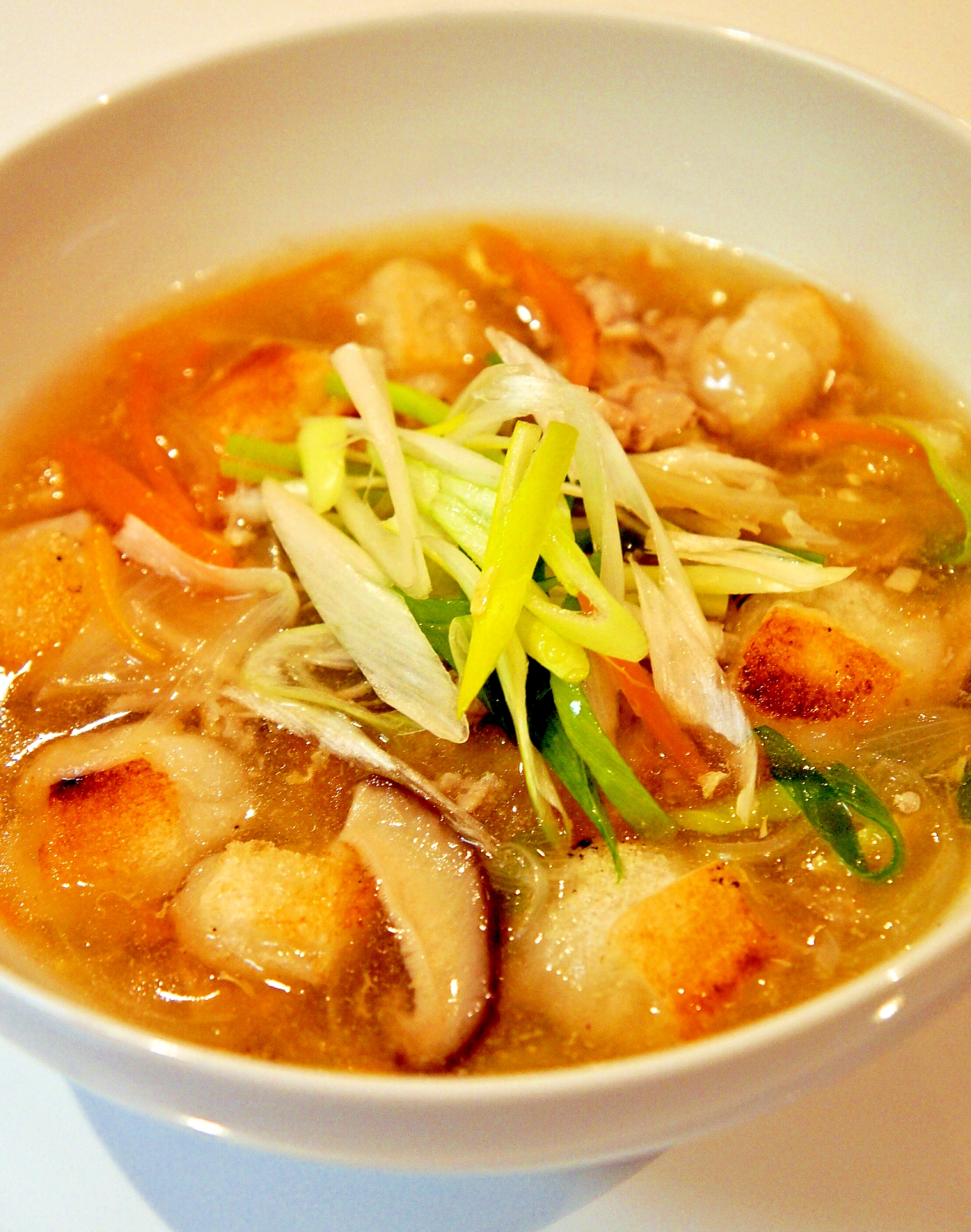 豚こま肉と揚げ餅の野菜たっぷり中華スープ
