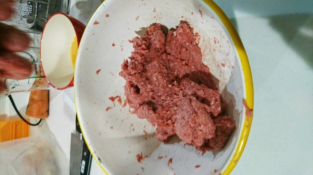 調理師が作る 肉汁溢れる爆弾ハンバーグ レシピ 作り方 By Gngn Sキッチン 楽天レシピ