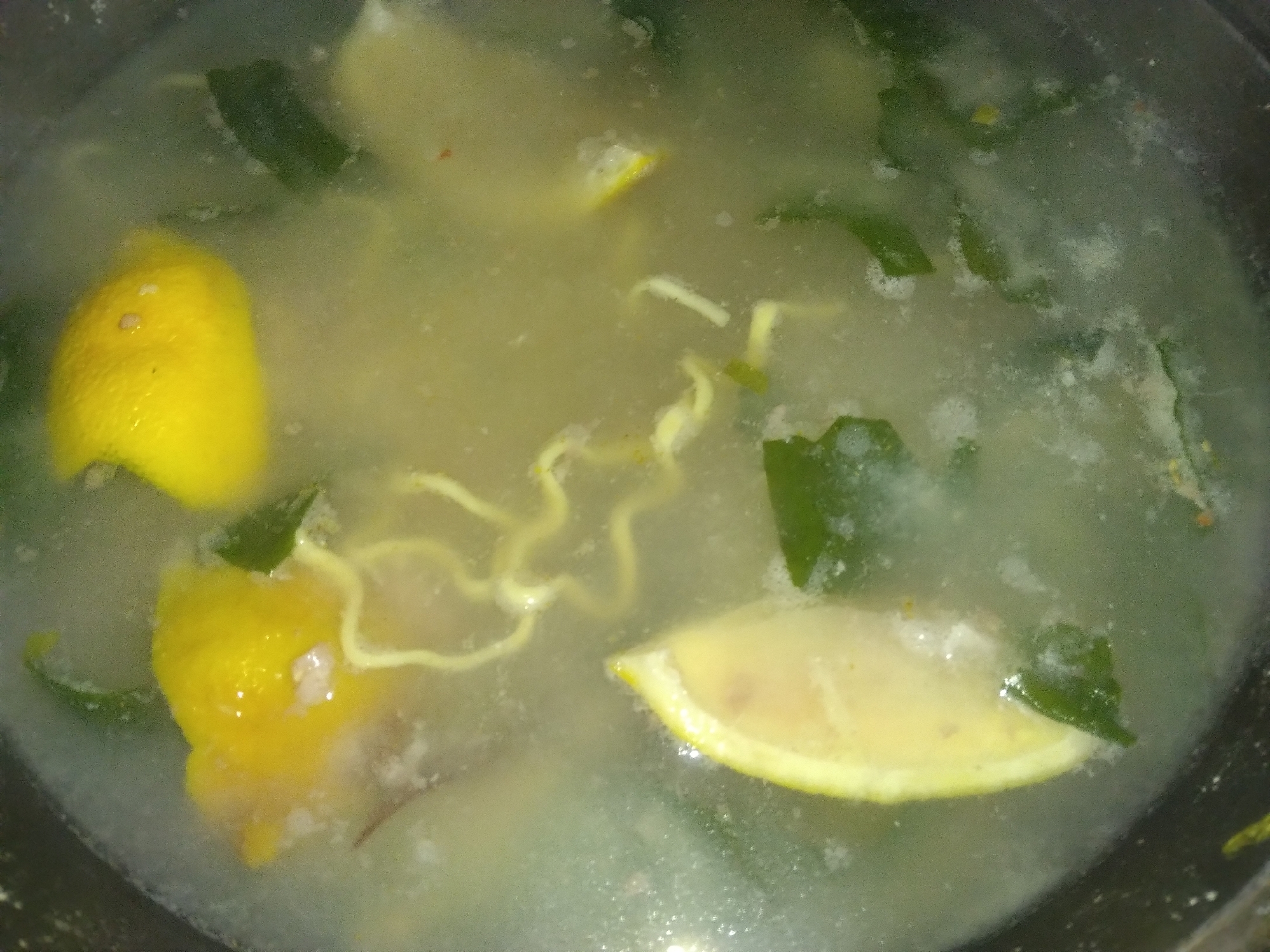 即席麺レモン海藻ミックスサラダお塩玄米ご飯スープ