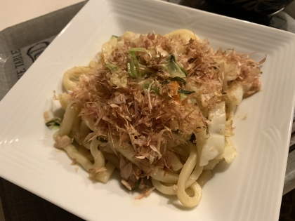 だしが香る♪ツナ入り焼きうどん