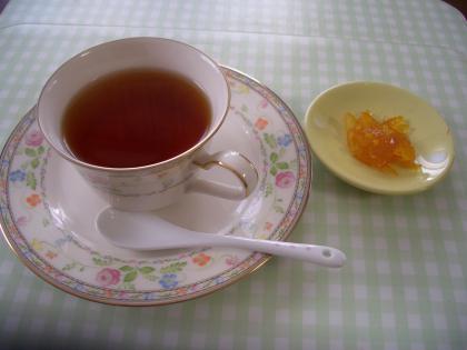 今年もたくさんマーマレードを作りました。
マイジャムは子供たちも大好きですが・・・
紅茶に入れて、美味しく頂きました。