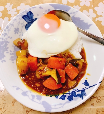 たまごがトロリ♪チーズカレー♡