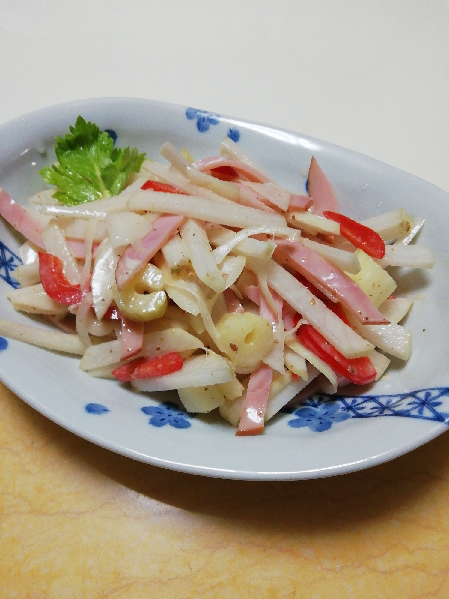 シャキシャキ大根のまろやかごまわさびサラダ