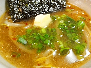もやしの味噌ラーメン風スープ