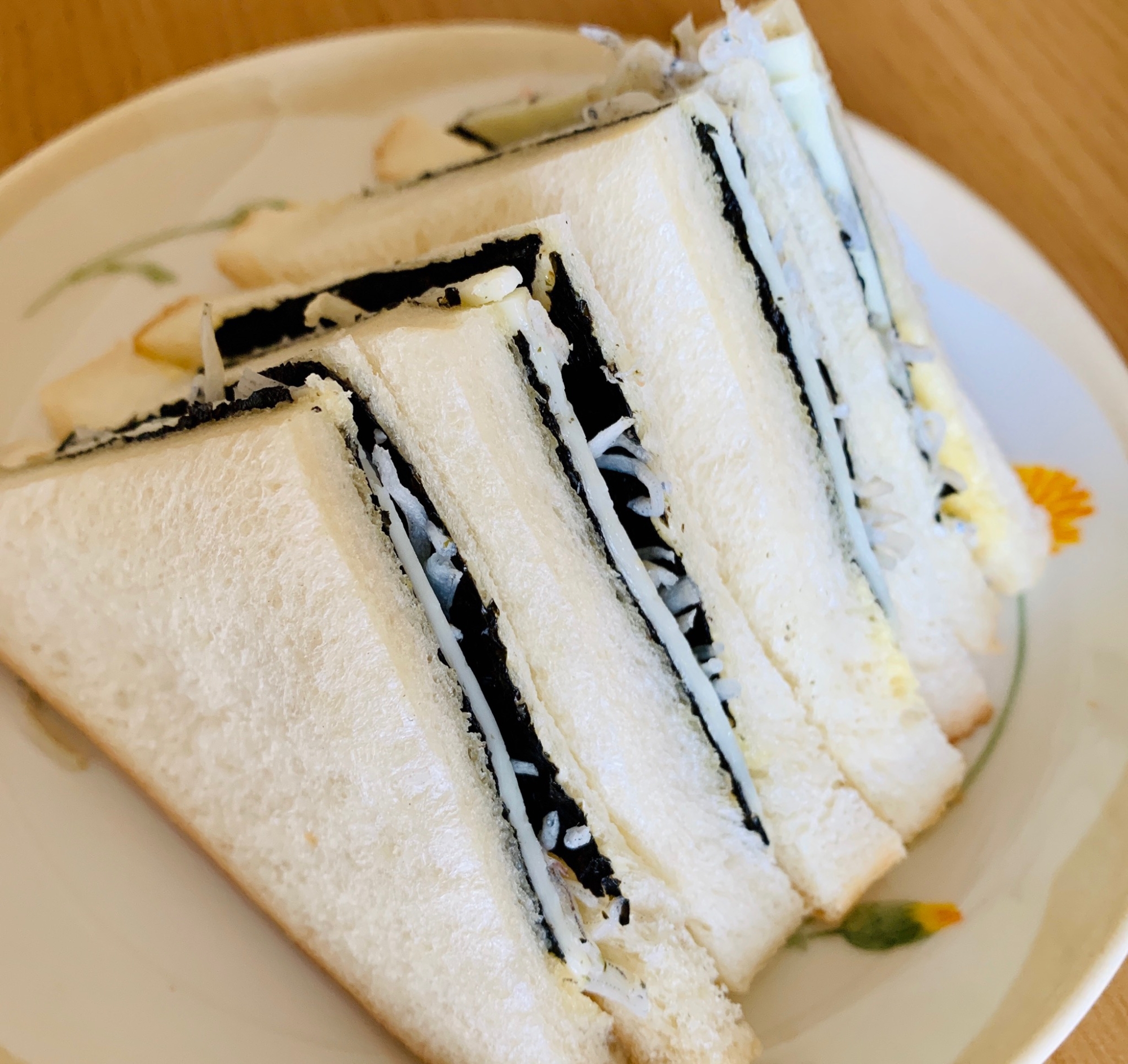 ＊のりとしらすとチーズのサンドイッチ＊