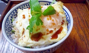 野菜たっぷり簡単フライドエッグ丼ポン酢ダレがけ レシピ 作り方 By きなりめし 楽天レシピ