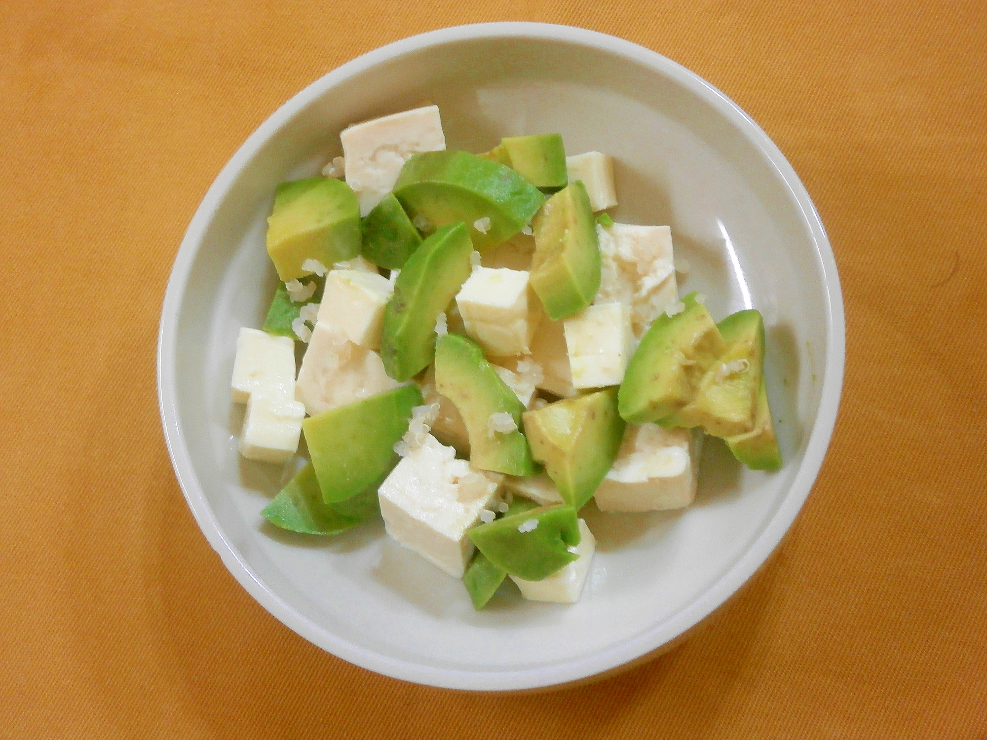 アボカド・豆腐・チーズのサラダ