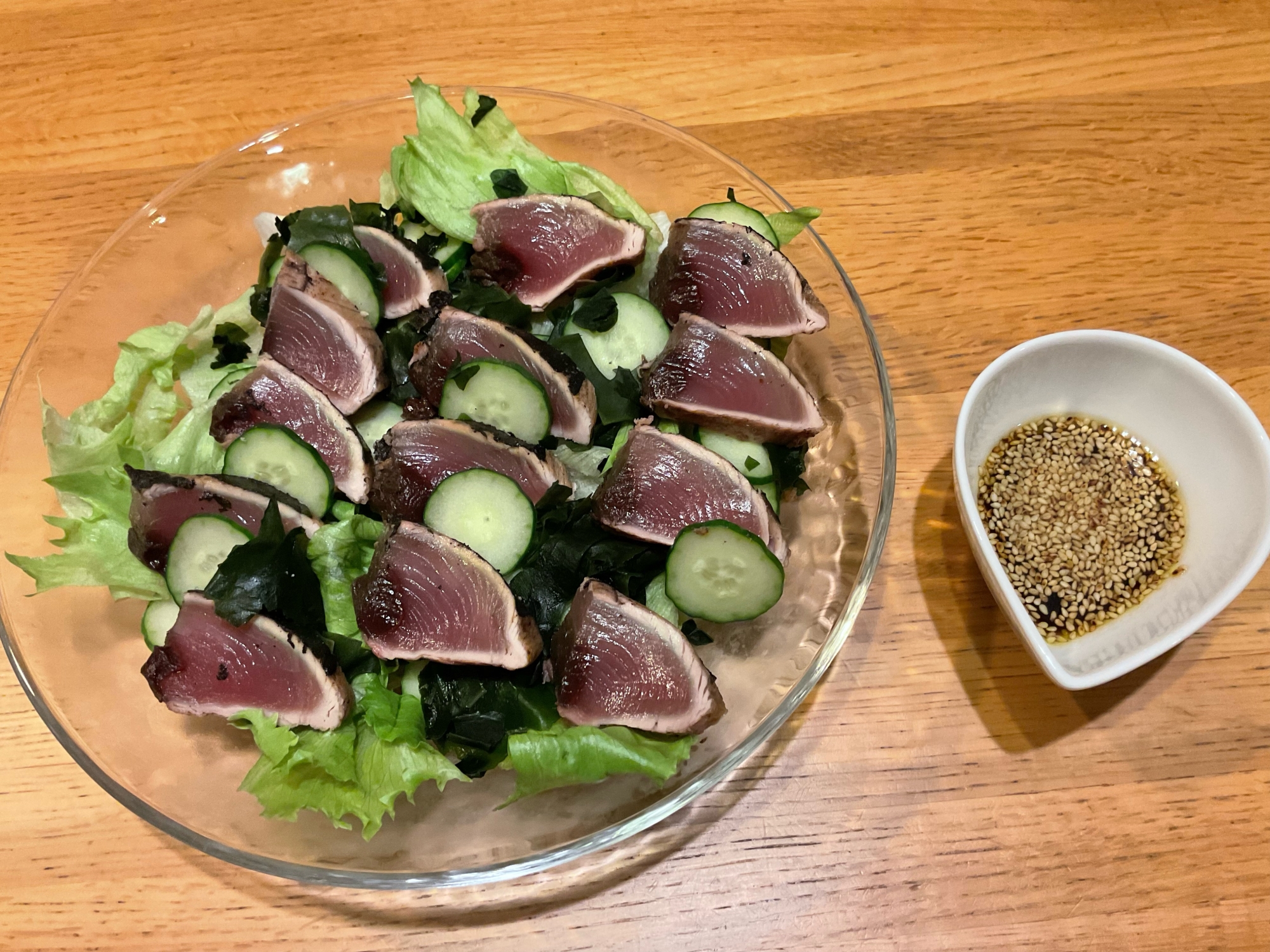カツオのたたきのさっぱりサラダ仕立て！
