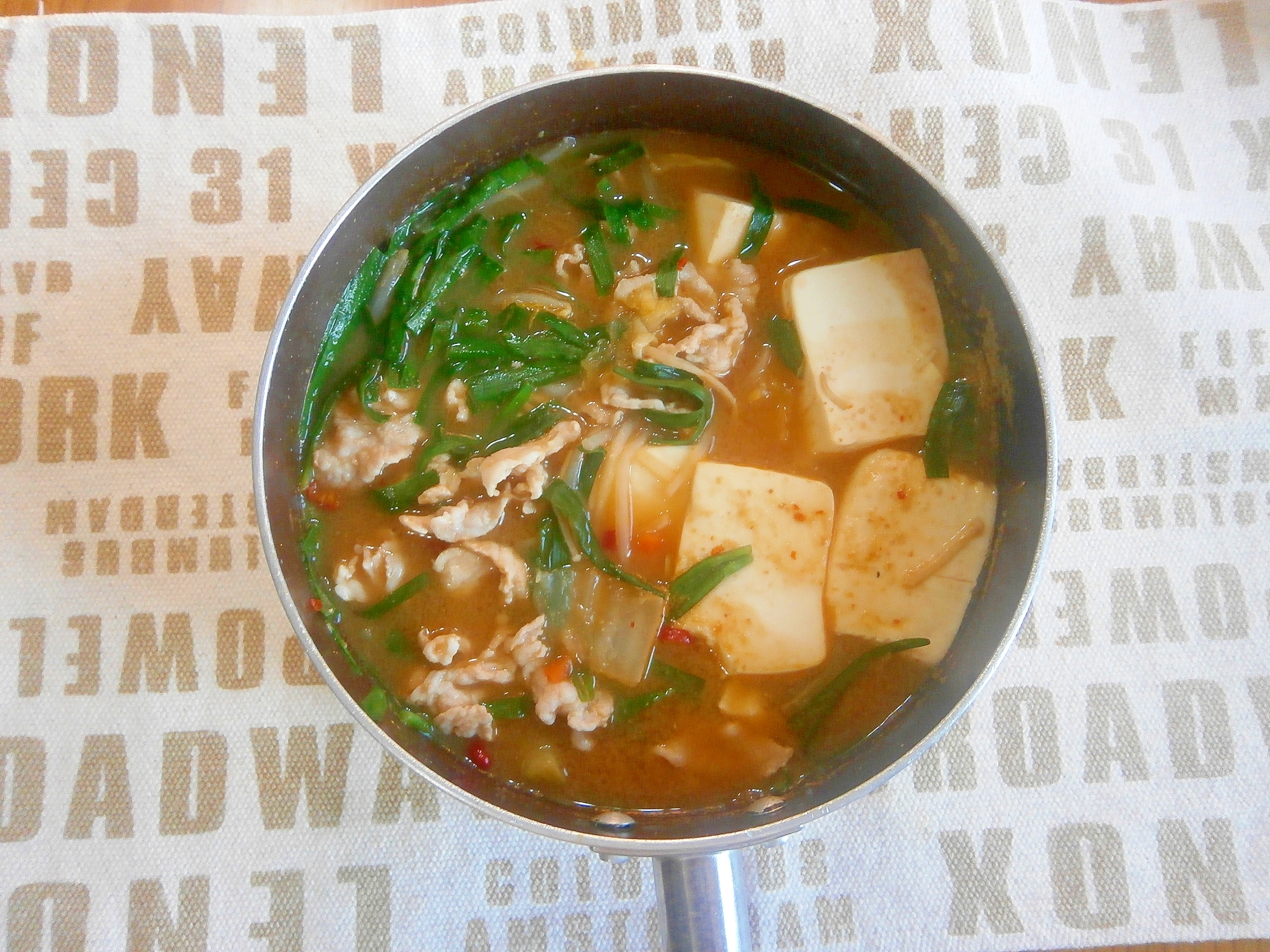 ピリ辛味噌鍋のスープ