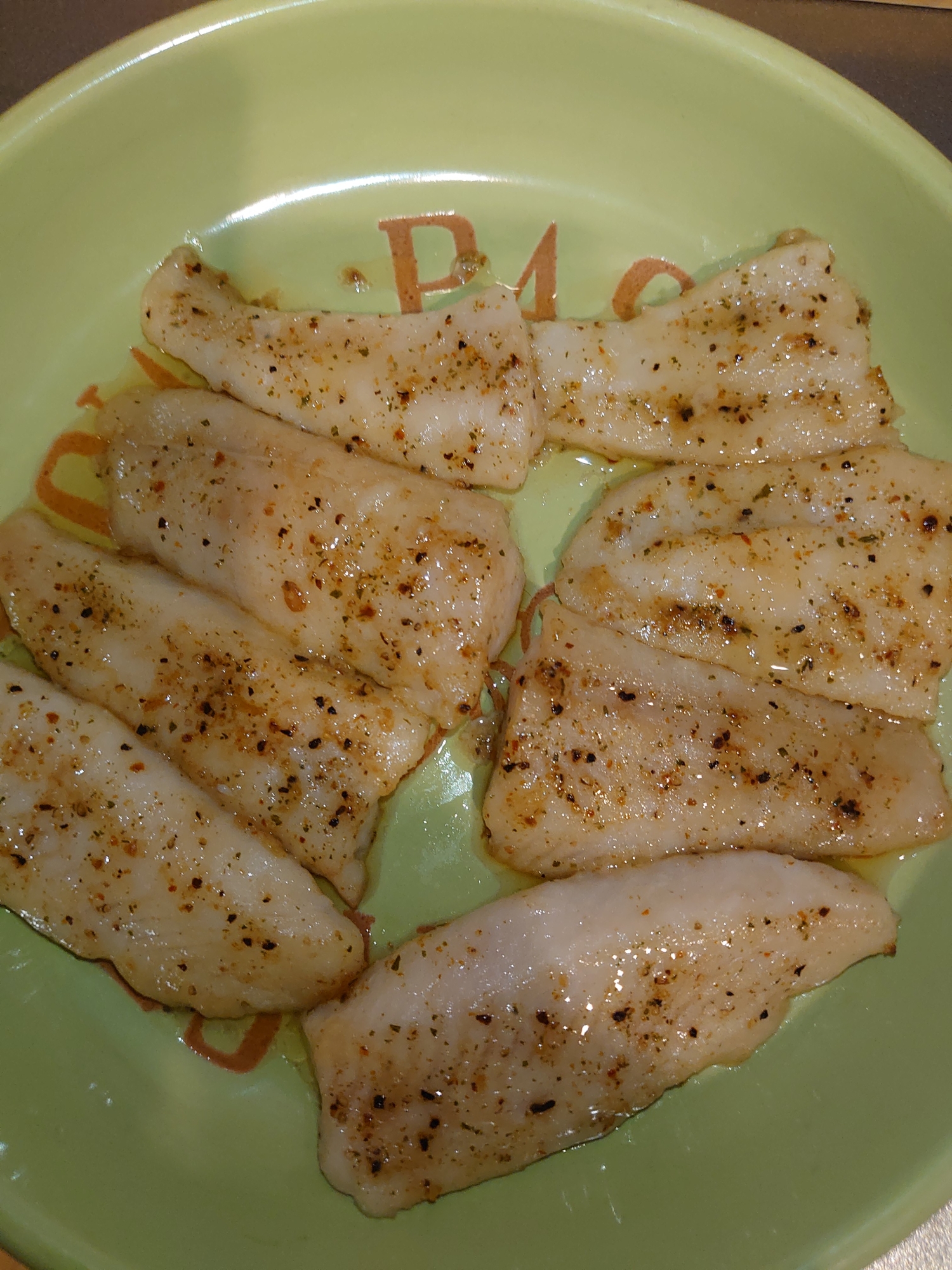 パンガシウスのハーブにんにくバター焼き