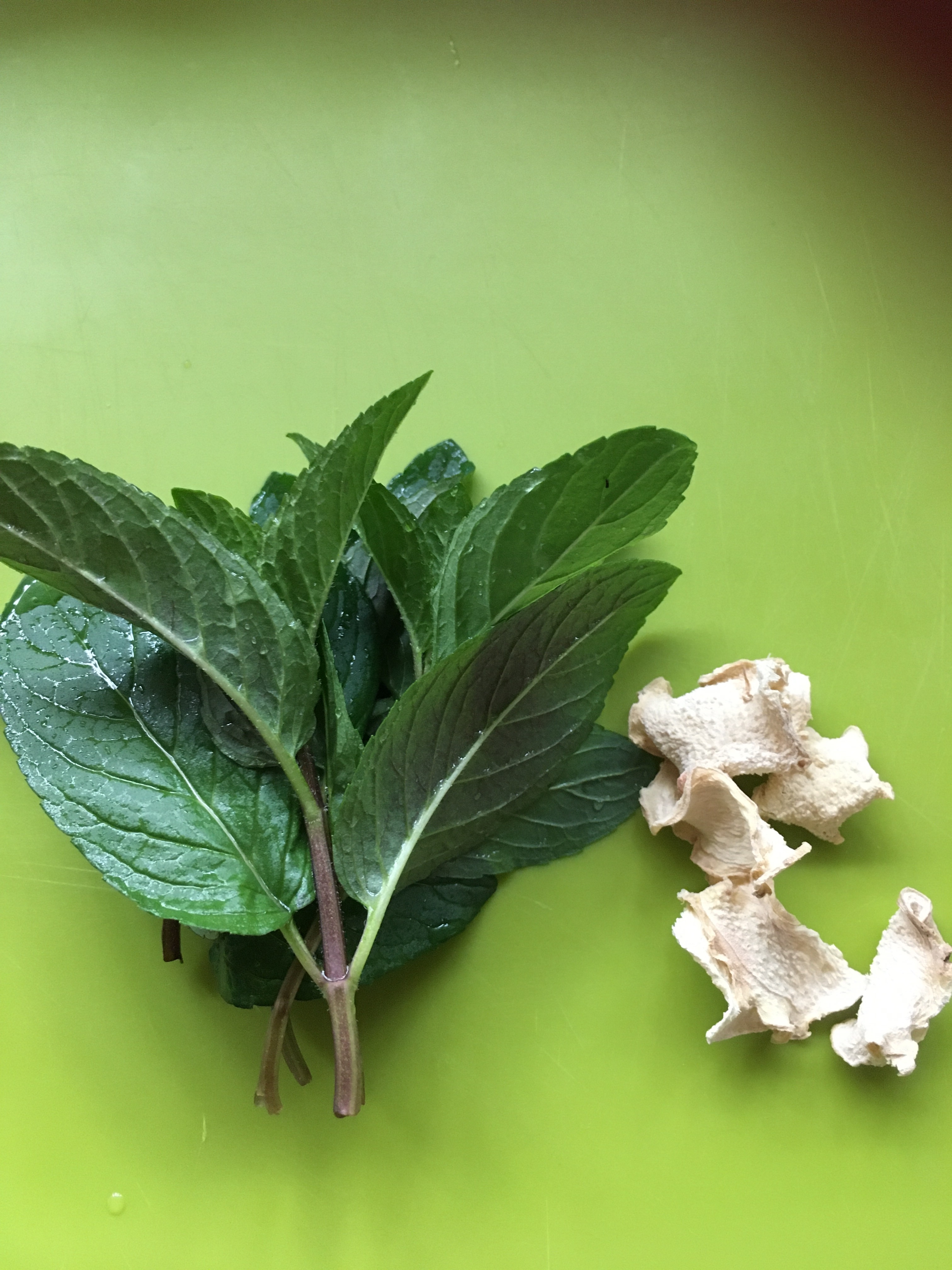 ミントとドライジンジャーティー レシピ 作り方 By きくちねこ 楽天レシピ ミントとドライジンジャーティー レシピ 作り方 By きくちねこ 楽天レシピ