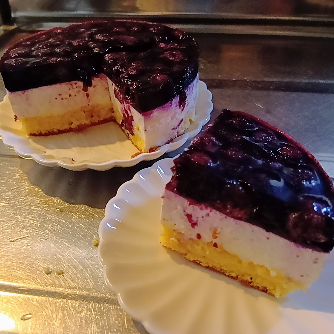 ブルーベリーレアチーズケーキ