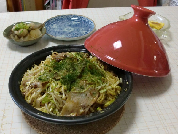 タジン鍋で、広島お好み焼き風焼きそば