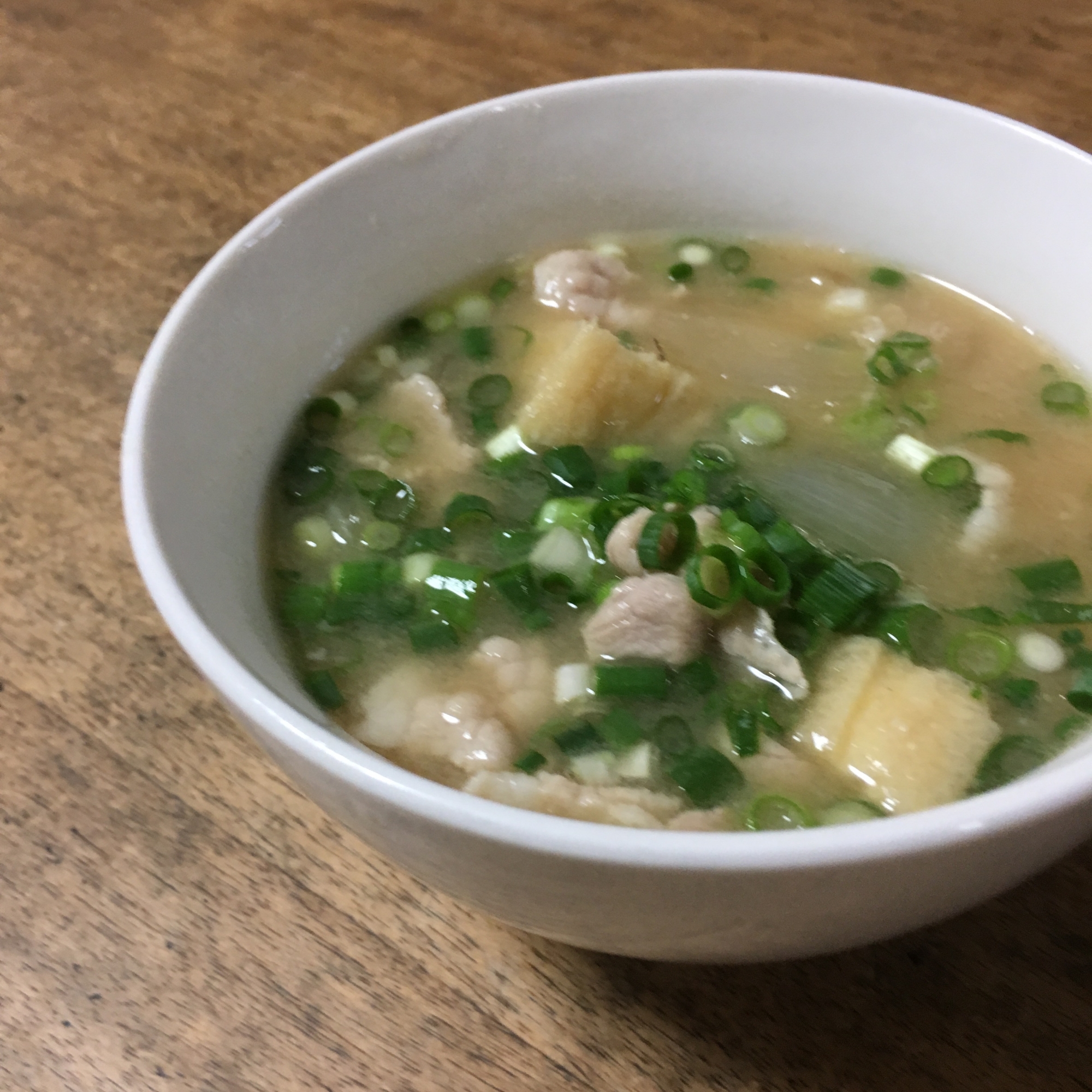 油揚げと豚肉の味噌汁