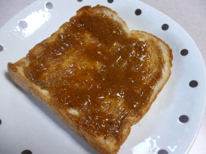 朝食・おやつに♪　黒みつバターきな粉トースト★