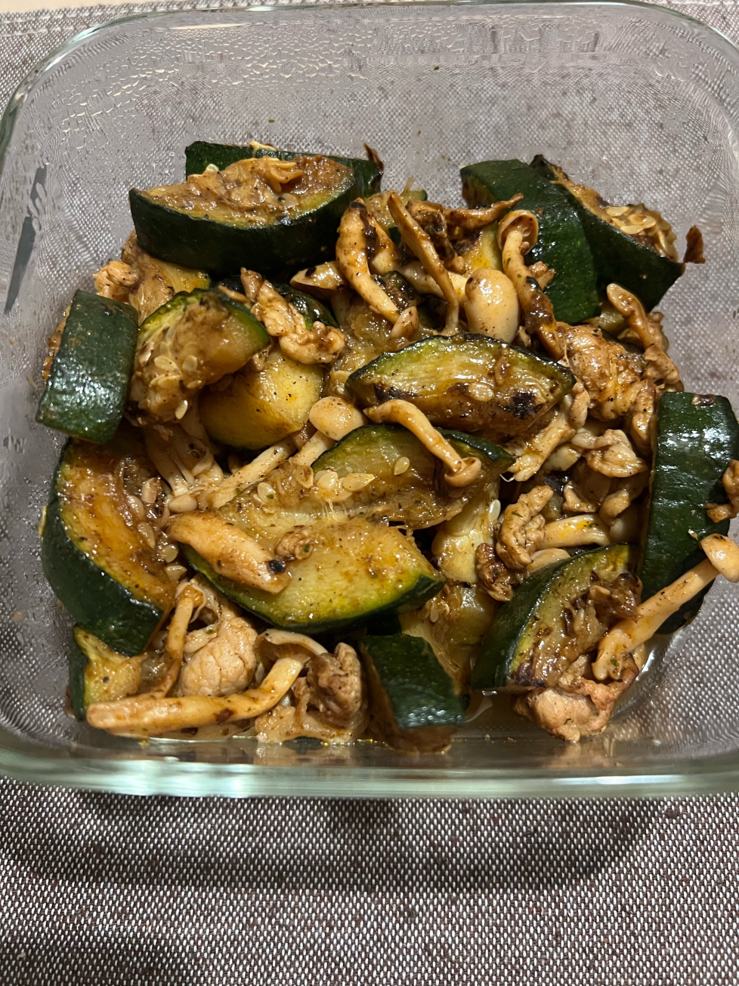 豚肉とズッキーニのケイジャンスパイス炒め