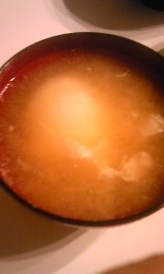 ピリッと　コチジャン入り　たまごの味噌汁