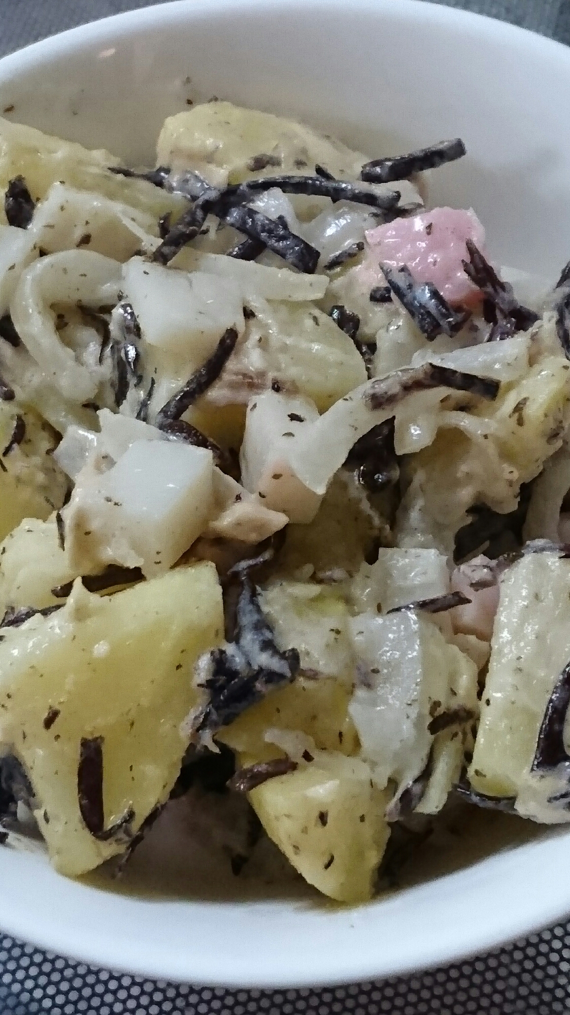 簡単&栄養満点!じゃがいもとひじきのレンチンサラダ