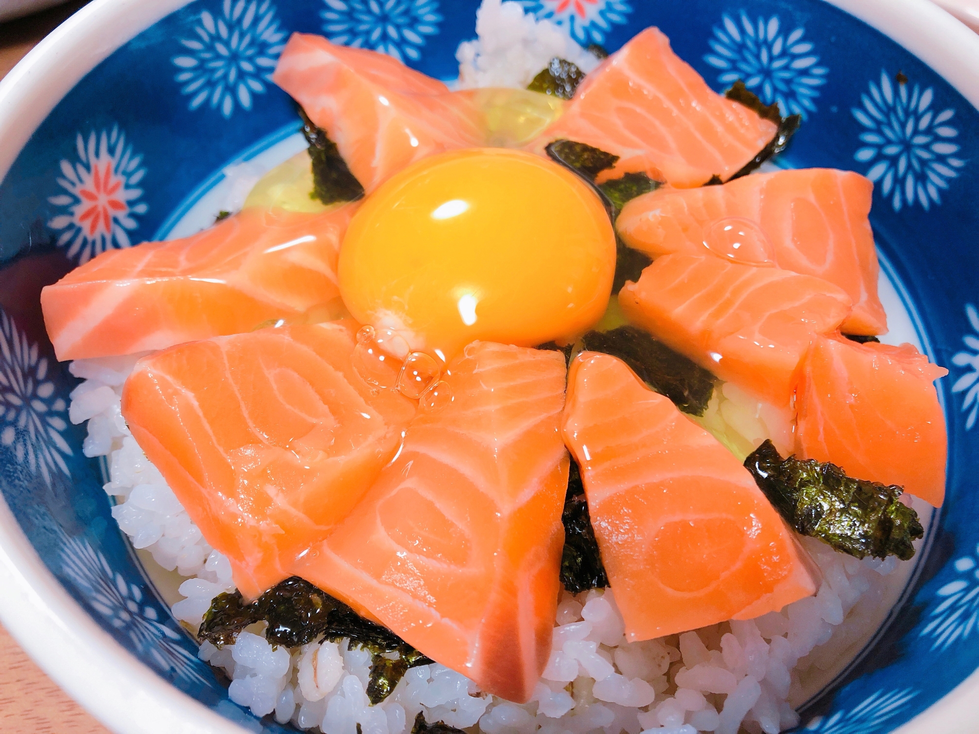 乗せるだけ！サーモン丼