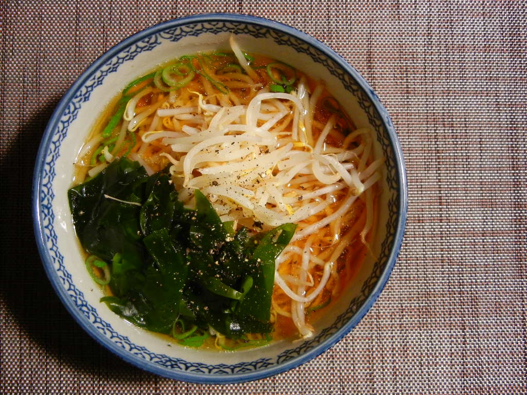 和風だしのワカメ醤油ラーメン