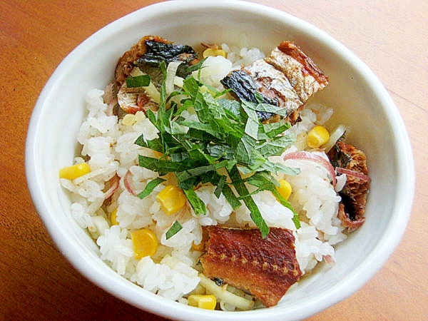 ウナギの残りでも!さんま蒲焼缶で丼♪(茗荷ほか)