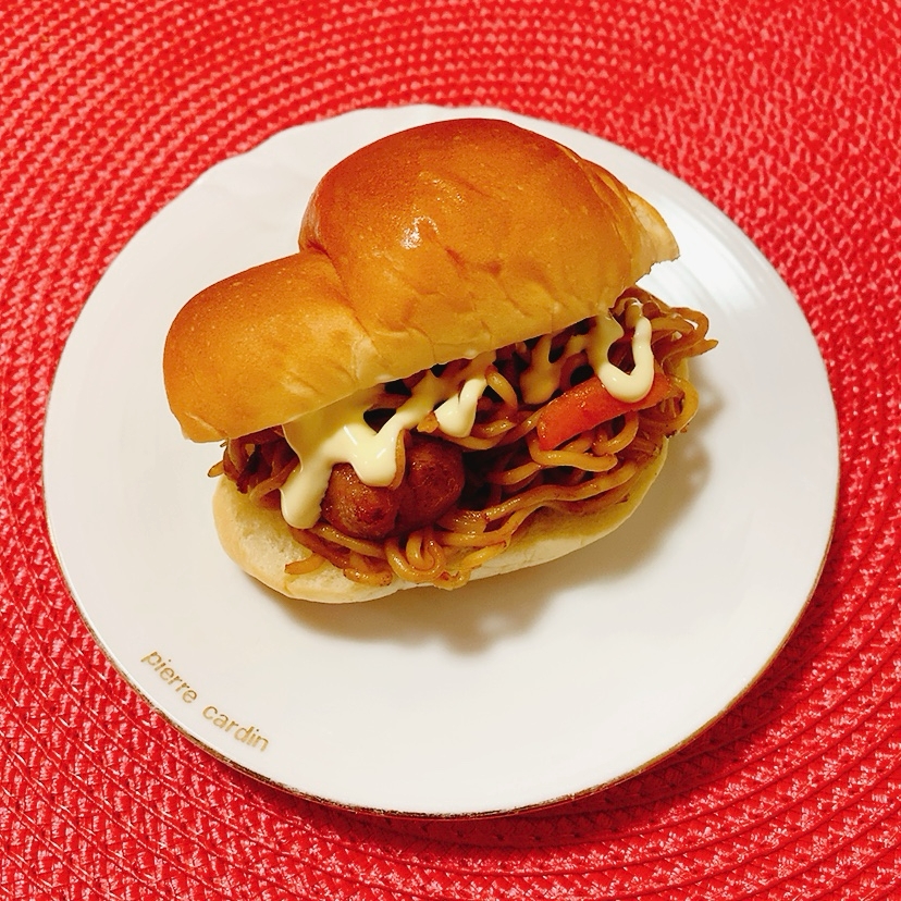 焼きそばパン（マヨネーズ）ෆ˚*