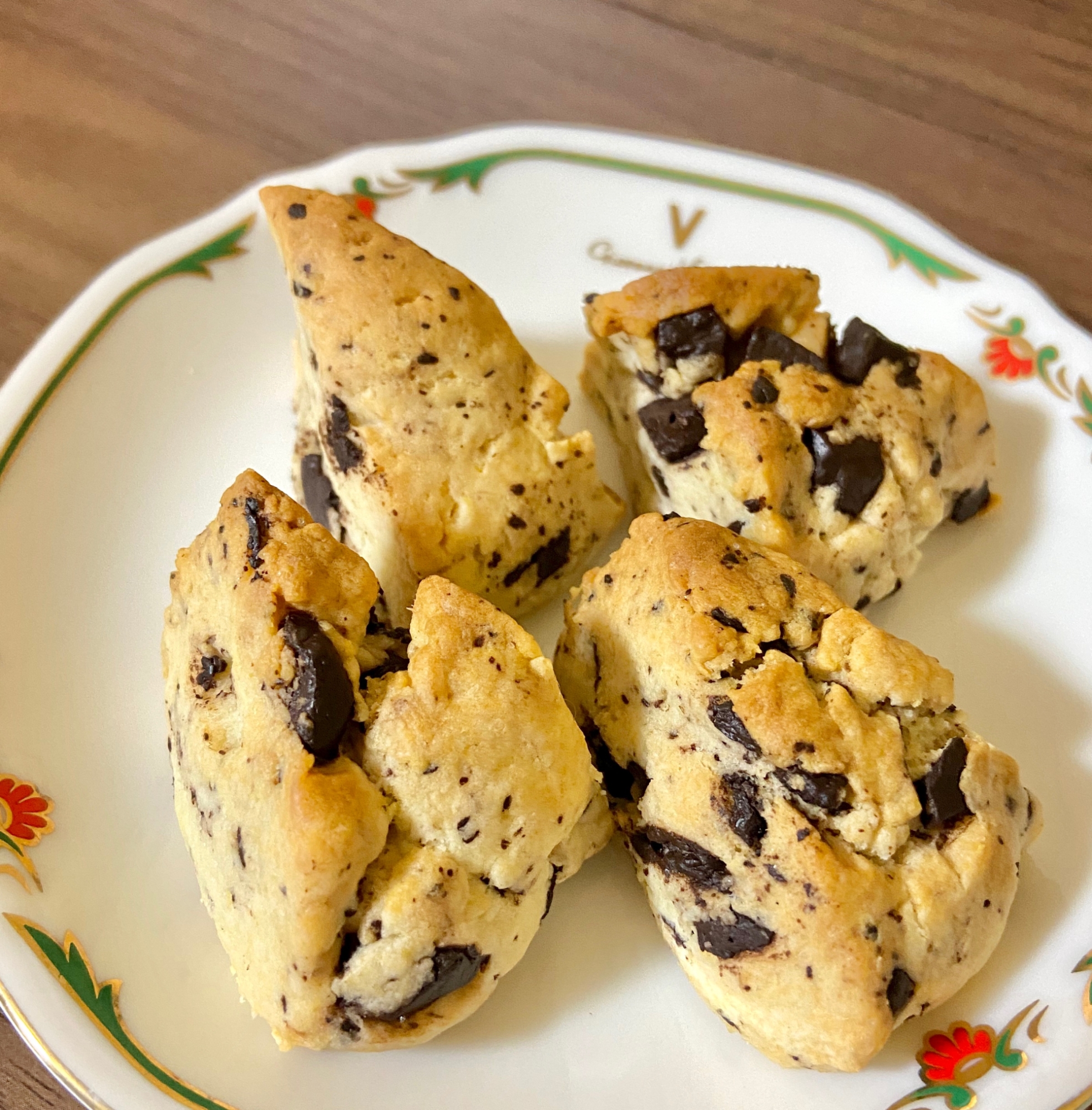 簡単 チョコチップスコーン 卵 バターなし レシピ 作り方 By ともみ1020 楽天レシピ