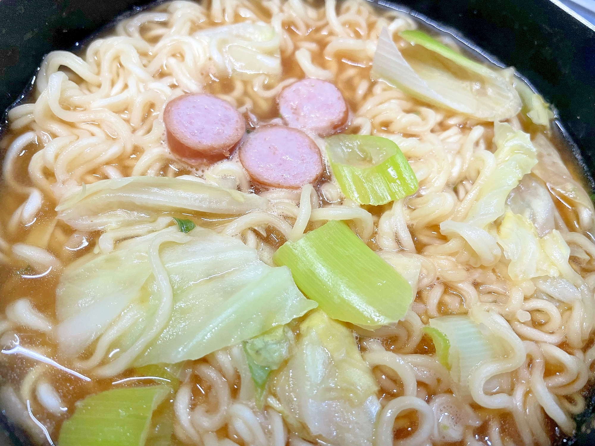 ウインナーとキャベツの味噌ラーメン