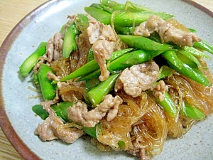 味付けは焼き肉のたれのみ！アスパラと春雨の豚肉炒め