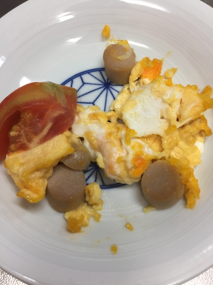 ウインナー入りスクランブルエッグハーブ風味♪
