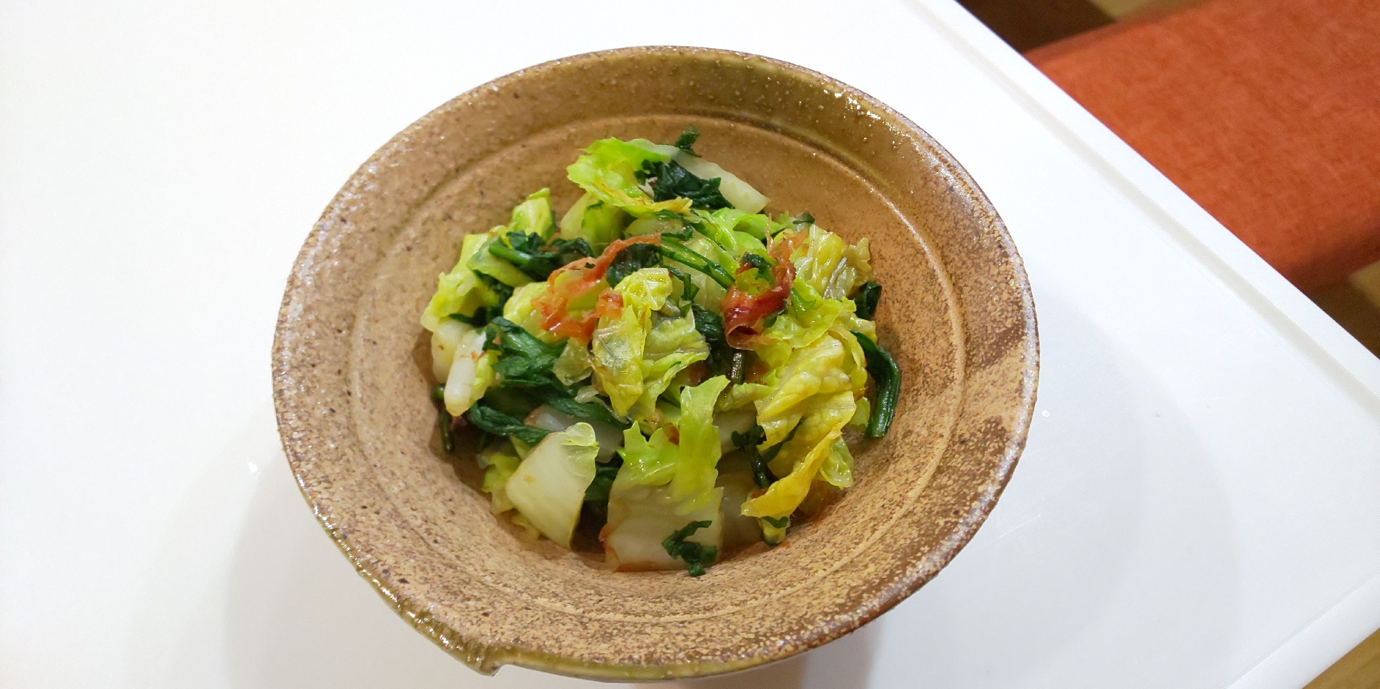 苦手な方も食べやすい！春菊と白菜のおかか和え