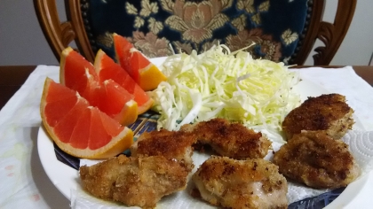 ねかせるとアジアがしみて美味しくなりますね
完食です
フルーツも盛り付けたんですが
みえませんね