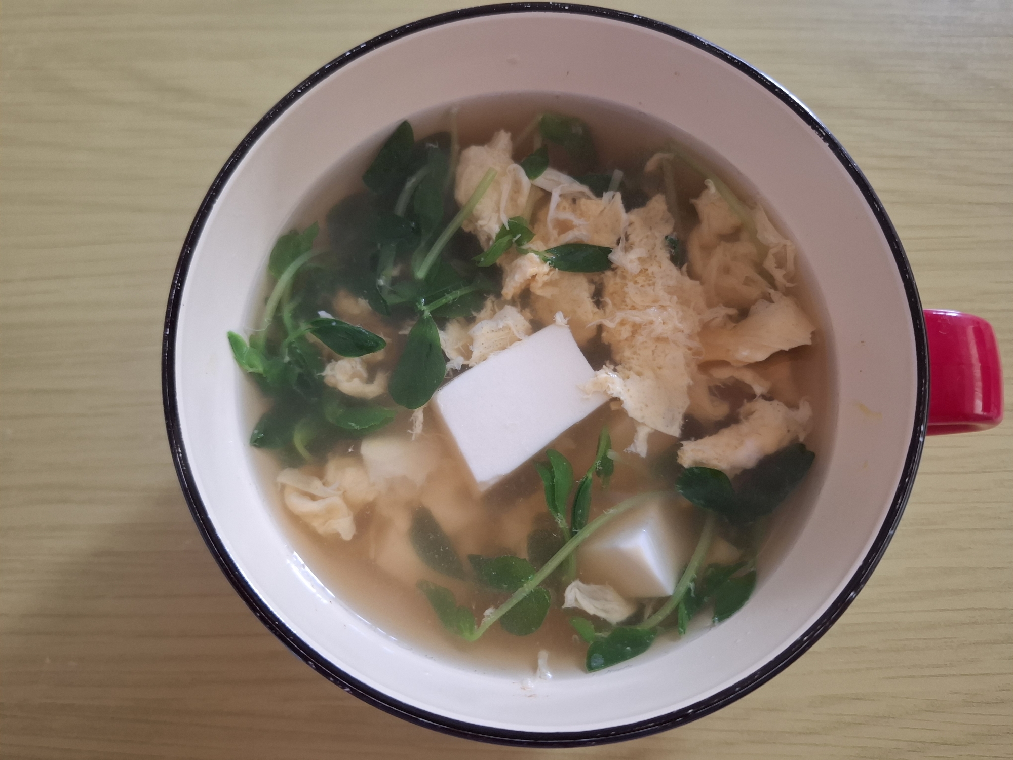 豆腐と豆苗のとろ玉スープ