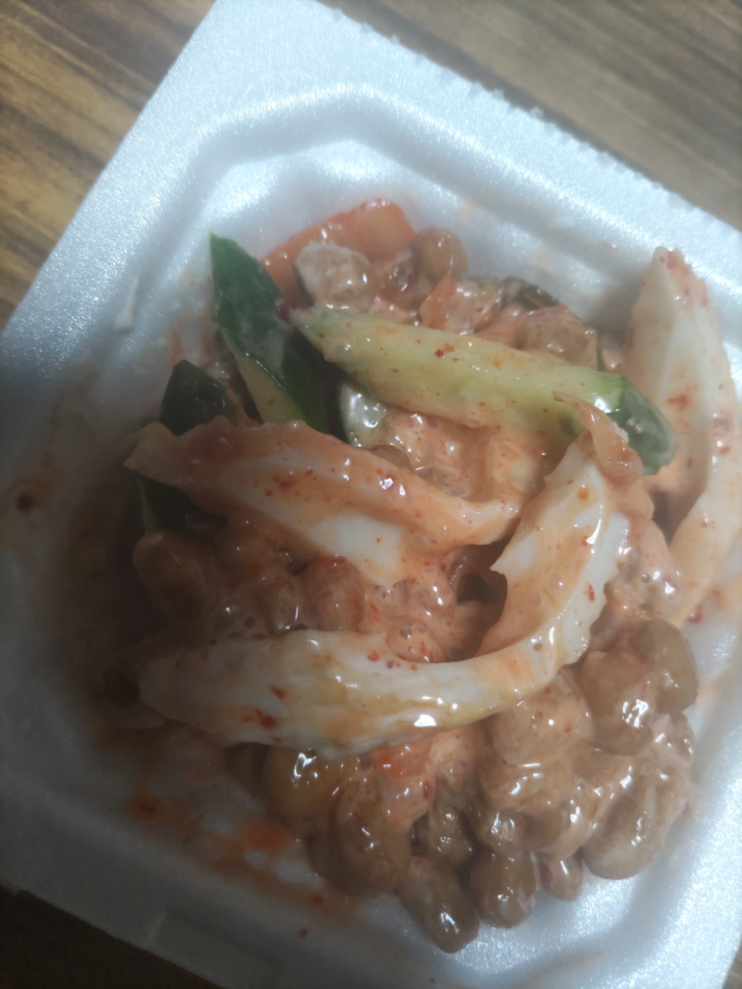 ちくわときゅうりと白菜キムチと納豆のマヨ和え