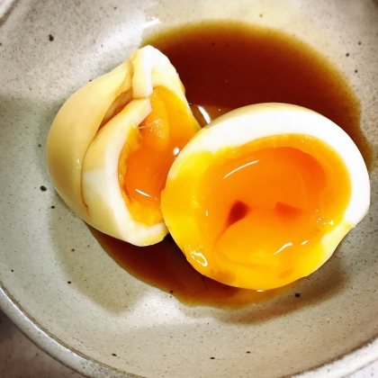 黄身がとろっろ♡こんな簡単に煮卵できて嬉しい♬リピします。