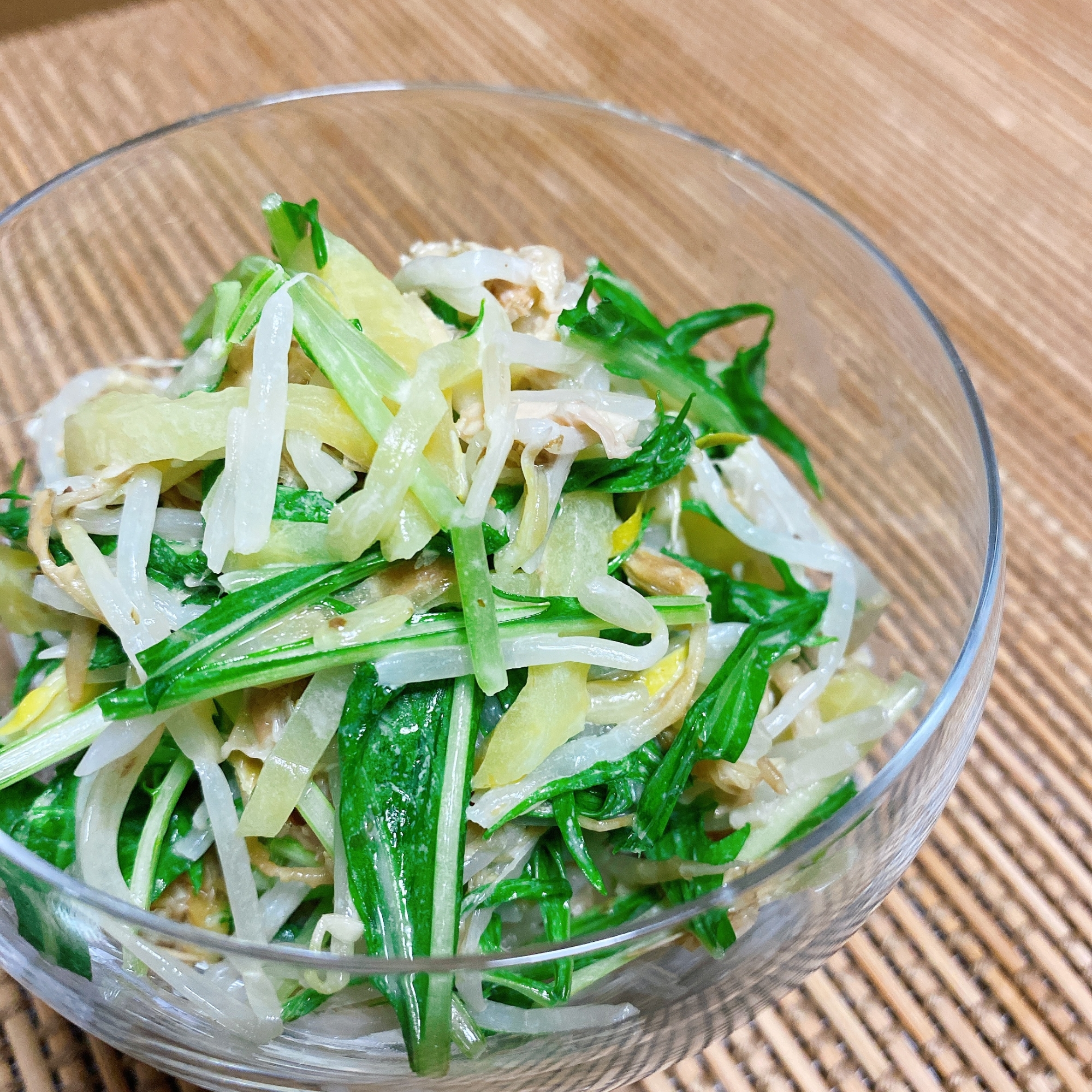 たくあん入り☆もやしと水菜のサラダ